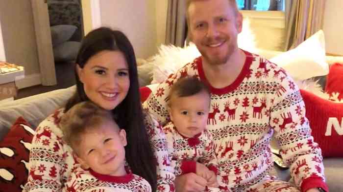 Sean Lowe with his family