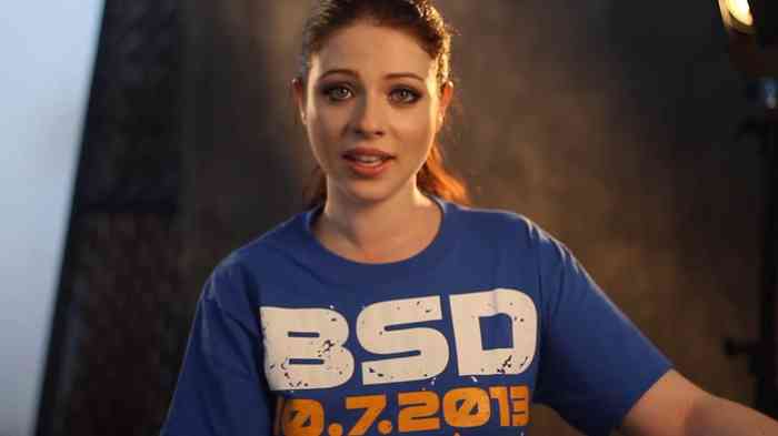 Michelle Trachtenberg Bio, Height, Weight, Net Worth, Relation, Family, and more