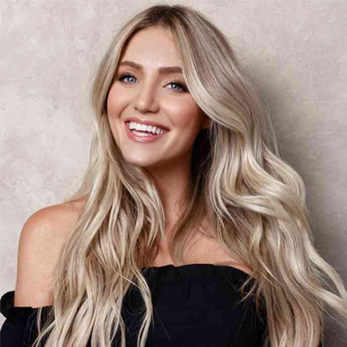 Savannah LaBrant Age, Height, Net Worth, Husband, Family, and More