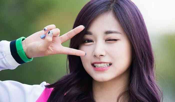 Tzuyu Height, Age, Boyfriend, Net Worth, Family, Career and More