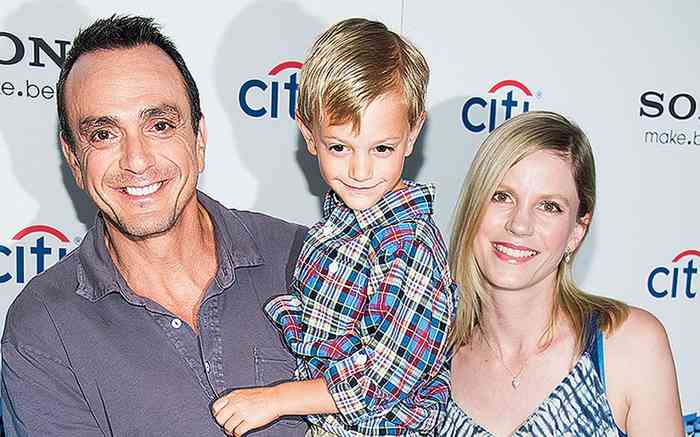 Hank Azaria with his wife