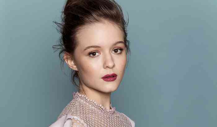 Izabela Vidovic Age, Net Worth, Height, Career, Family, Bio, and More