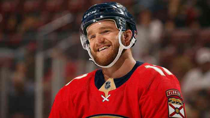 Jonathan Huberdeau Net Worth, Wife, Height, Weight, Age, Career, and More