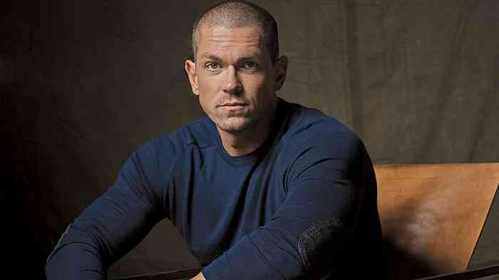 Steve Howey Net Worth, Height, Age, Wife, Career, Bio, and More