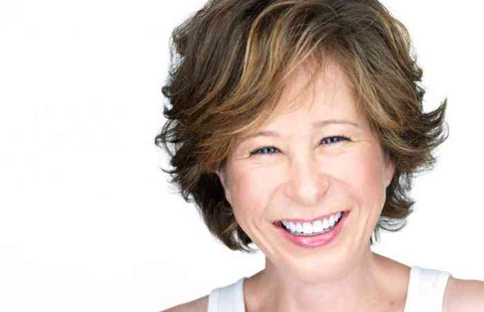Yeardley Smith Bio, Height, Weight, Net Worth, Relation, Family, and more