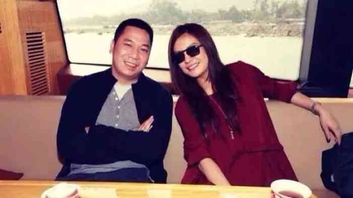 Zhao Wei with her husband