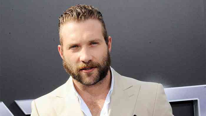 Jai Courtney Wife, Net Worth, Height, Age, Bio, and More