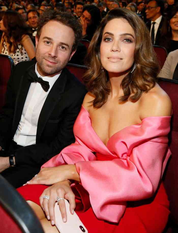 Mandy Moore  with her husband
