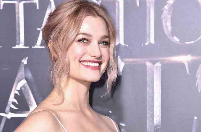 Alison Sudol Affair, Height, Net Worth, Age, Career, and More