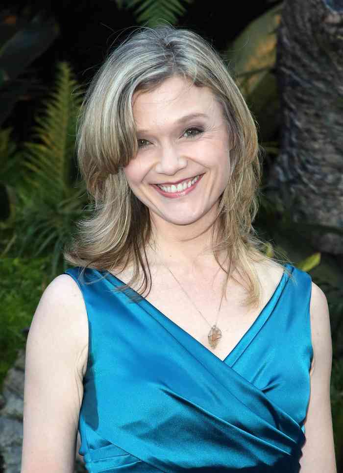 Ariana Richards Height, Net Worth, Age, Family, Affair, and More