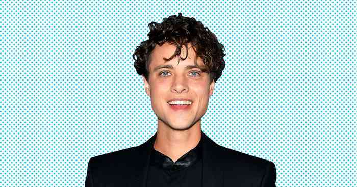 Douglas Smith Height, Age, Net Worth, Affair, Career, and More