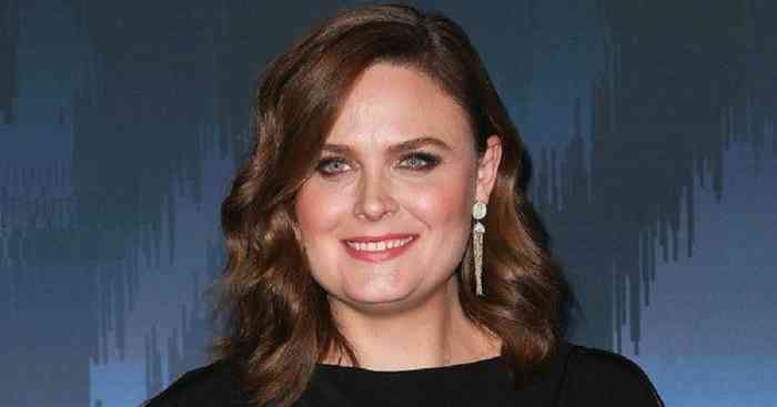 Emily Deschanel Age, Net Worth, Height, Affair, Career, and More