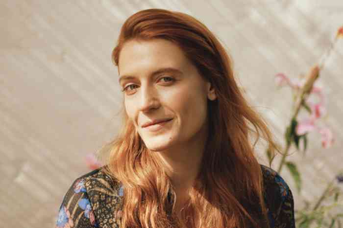 Florence Welch Net Worth, Height, Age, Career, Affair, Bio, and More