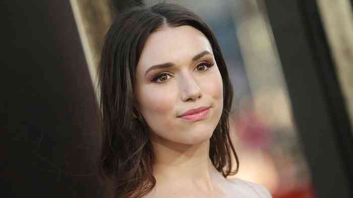 Grace Fulton Net Worth, Height, Age, Affair, Career, and More