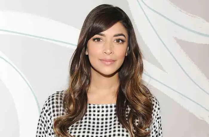 Hannah Simone’s Net Worth, Height, Age, Affairs, Career, and More