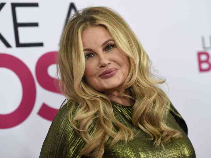 Jennifer Coolidge Net Worth, Height, Age, Family, Affair, and More