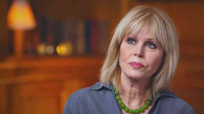 Joanna Lumley Height, Age, Net Worth, Affair, Career, and More
