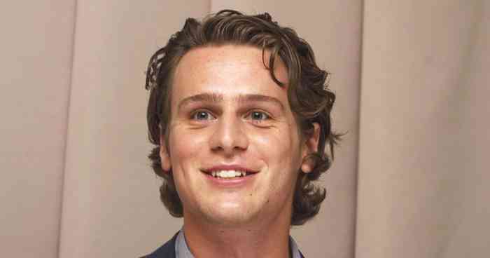 Jonathan Groff