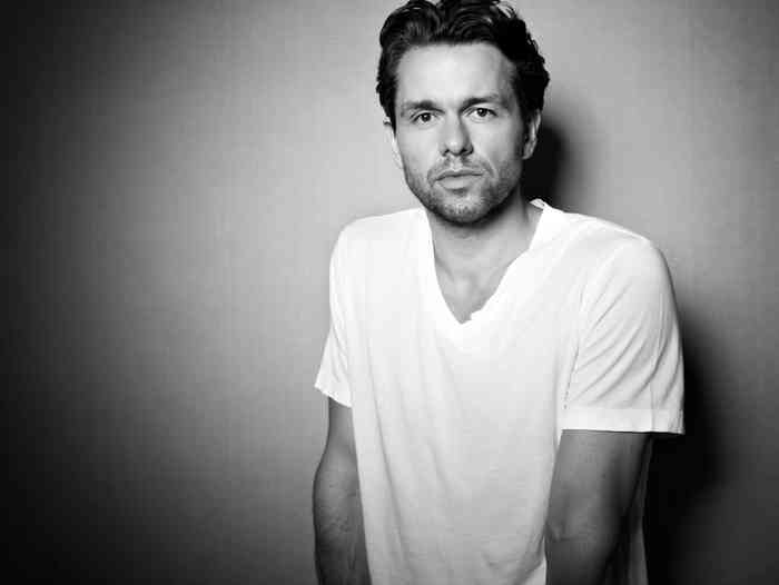 Julian Ovenden Net Worth, Height, Age, Affair, Career, and More