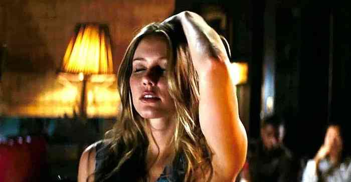 Julianna Guill Height, Age, Net Worth, Affair, Career, and More
