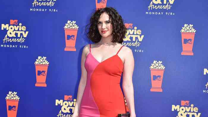 Kate Siegel Height, Net Worth, Affair, Age, Career, and More