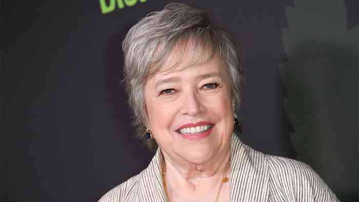 Kathy Bates Age, Height, Net Worth, Affair, Career, and More