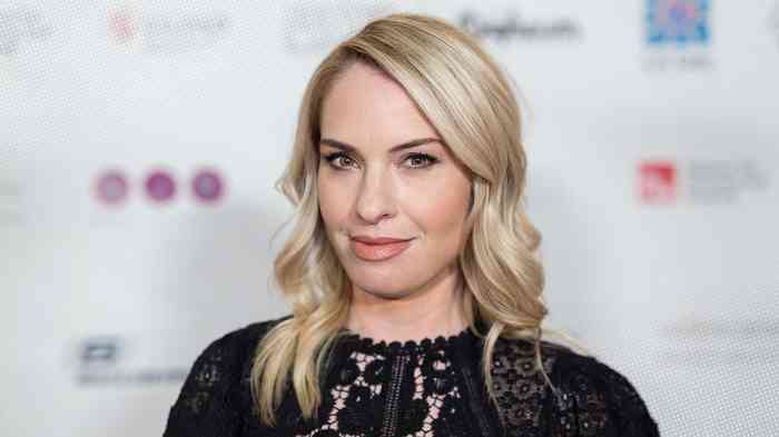 Leslie Grossman Net Worth, Height, Age, Affairs, Career, and More