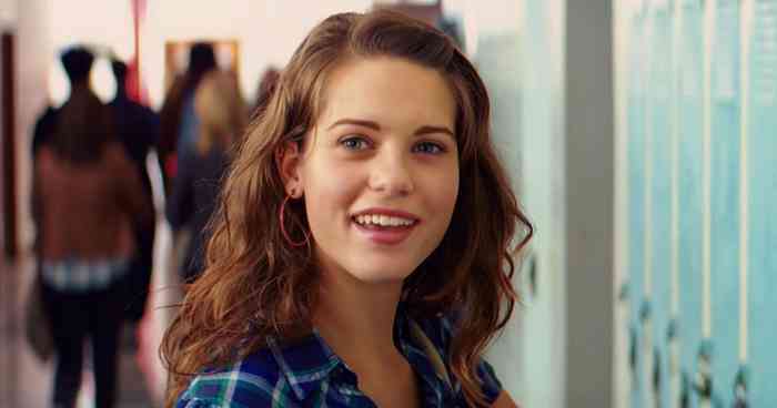 Lyndsy Fonseca Age, Net Worth, Height, Affair, Bio, And More