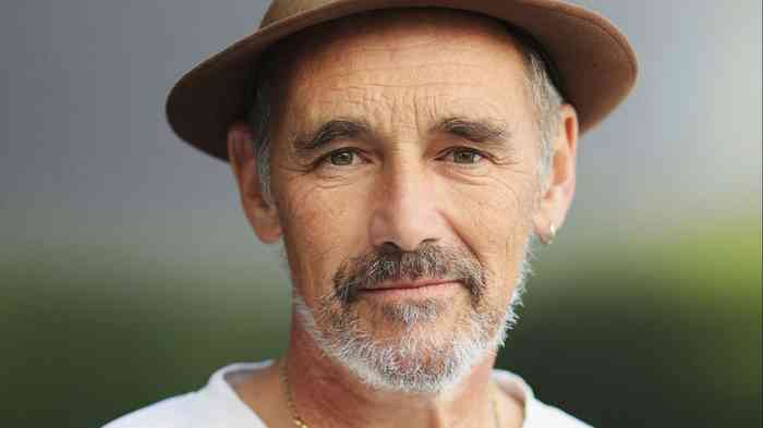 Mark Rylance Age, Net Worth, Height, Affair, Career, and More