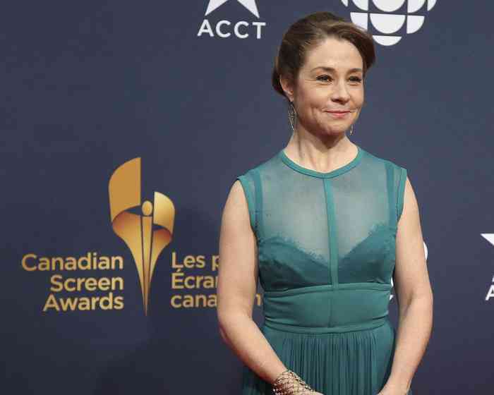 Megan Follows Height, Net Worth, Age, Family, Affair, and More