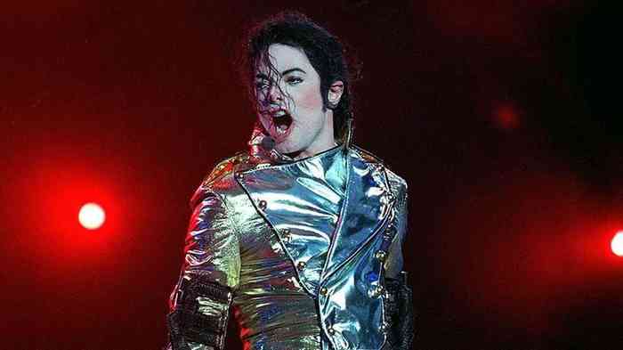 Michael Jackson Age, Net Worth, Height, Family, Relationship, and More