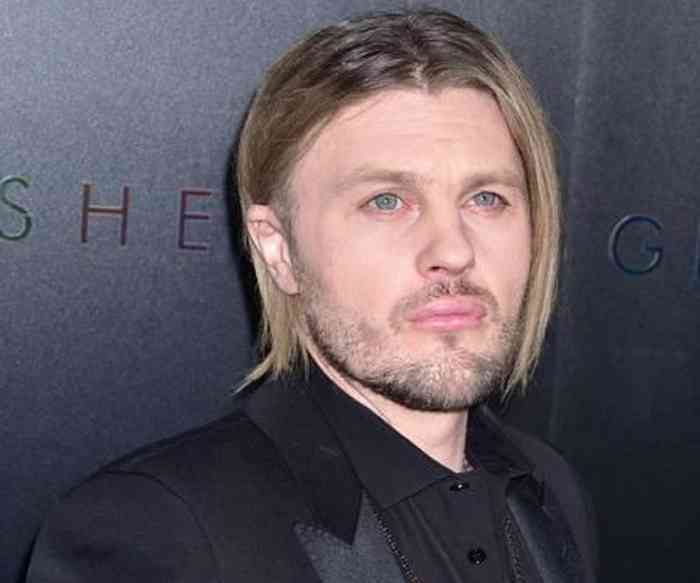 Michael Pitt’s Age, Net Worth, Height, Affairs, Career, and More
