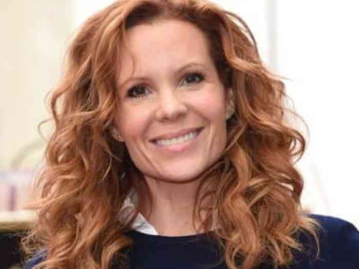 Robyn Lively Net Worth, Height, Age, Affairs, Career, and More