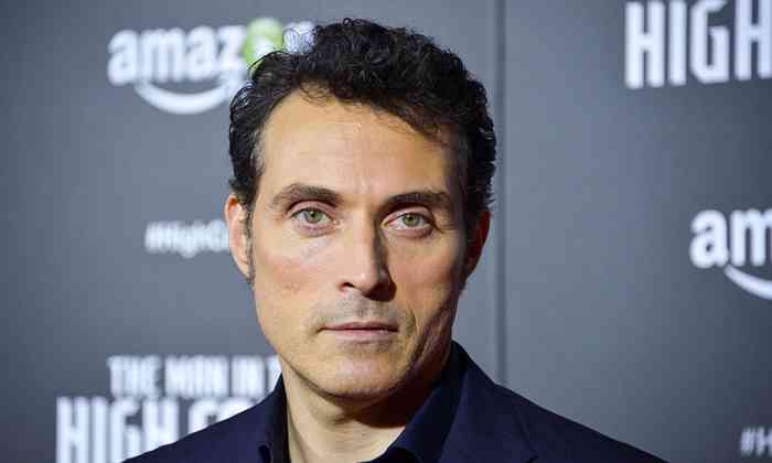 Rufus Sewell Net Worth, Age, Height, Affair, Career, and More