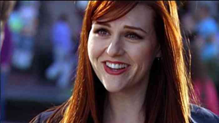 Sara Rue Affair, Height, Net Worth, Age, Career, and More