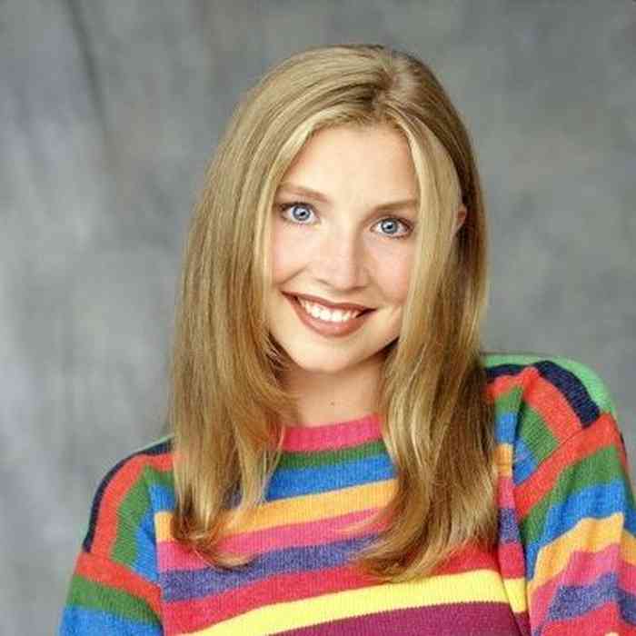 Sarah Chalke Height, Net Worth, Age, Family, Affair, and More