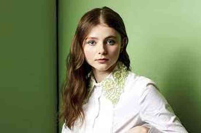 Thomasin McKenzie Height, Age, Net Worth, Affair, Career, and More