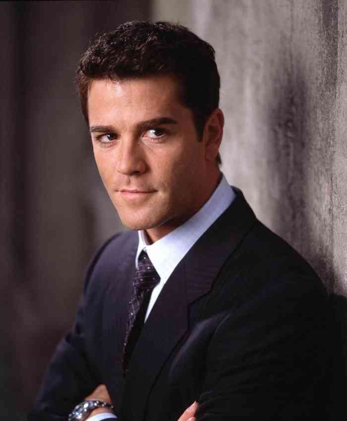 Yannick Bisson Height, Age, Net Worth, Affair, Career, and More