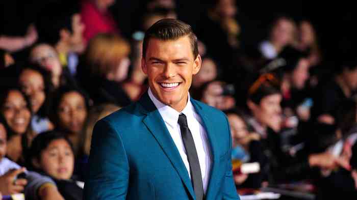 Alan Ritchson Height, Weight, Affair, Net Worth, Age, and Wiki Bio