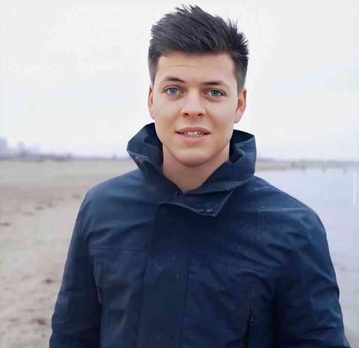 Alex Høgh Andersen Height, Age, Net Worth, Affair, Career, and More