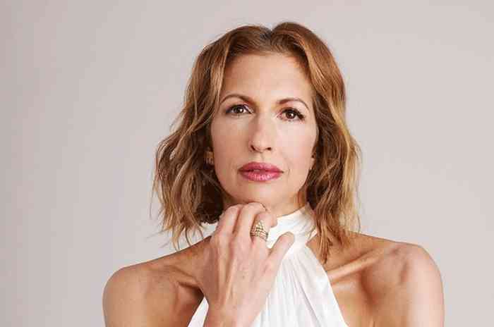 Alysia Reiner Age, Net Worth, Height, Affair, Career, and More
