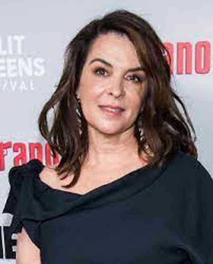 Annabella Sciorra Affair, Height, Net Worth, Age, Career, and More