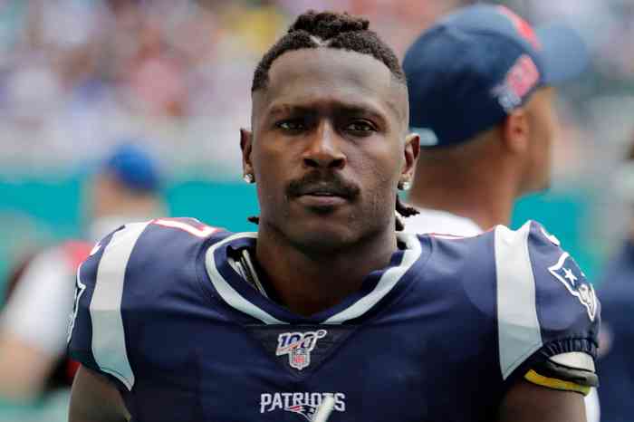 Antonio Brown Height, Age, Net Worth, Affair, Career, and More