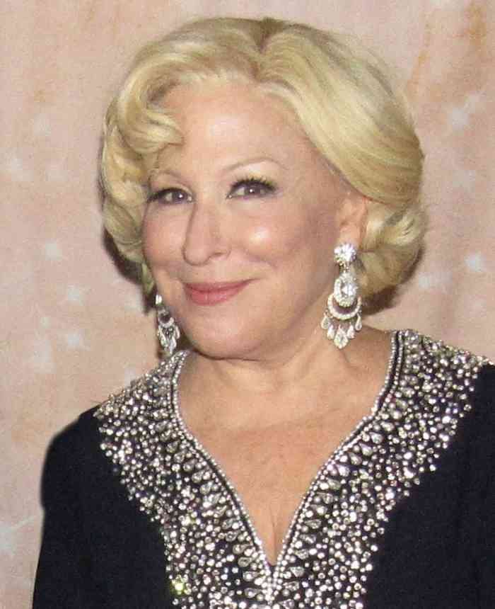 Bette Midler Age, Net Worth, Height, Affair, Career, and More