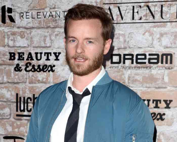 Christopher Masterson Height, Age, Net Worth, Affair, Career, and More