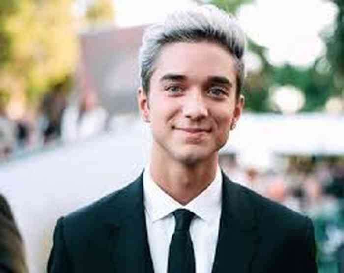 Daniel Seavey Images