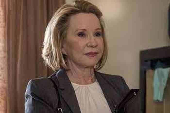 Debra Jo Rupp Age Net Worth Height Affair Career And More 