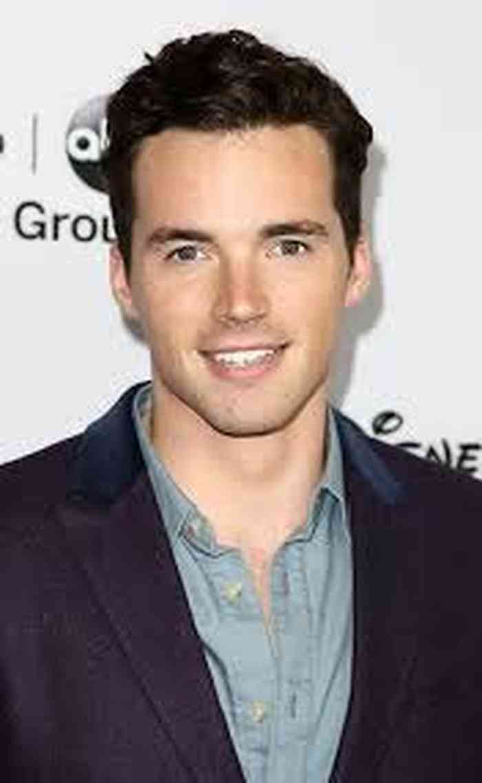 Ian Harding Net Worth, Height, Age, Affair, Career, and More