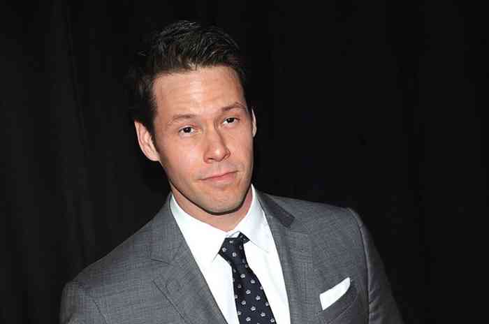 Ike Barinholtz Affair, Height, Net Worth, Age, Career, and More