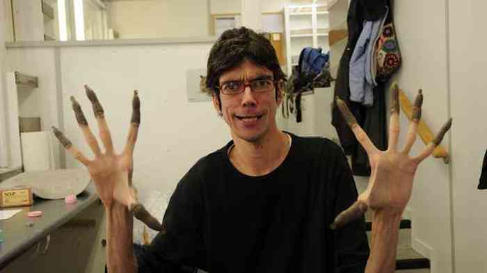 Javier Botet Age, Net Worth, Height, Affair, Career, and More